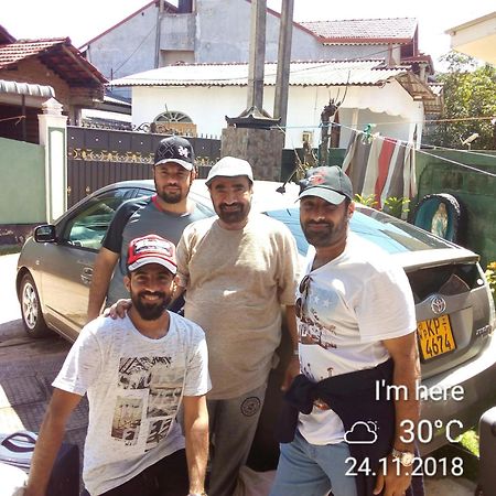 Randi Homestay Negombo Esterno foto