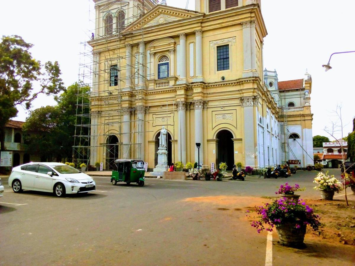 Randi Homestay Negombo Esterno foto