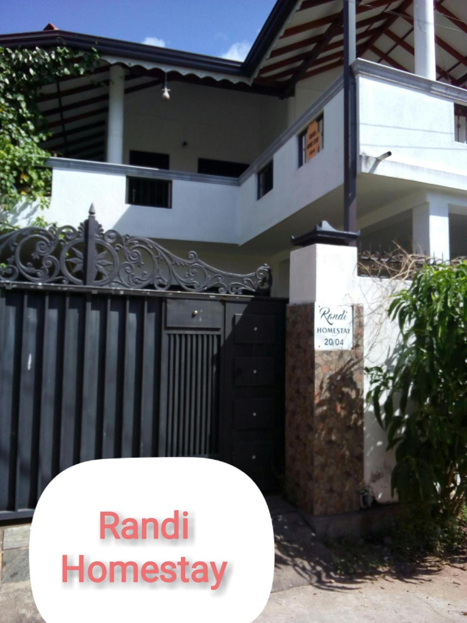 Randi Homestay Negombo Esterno foto